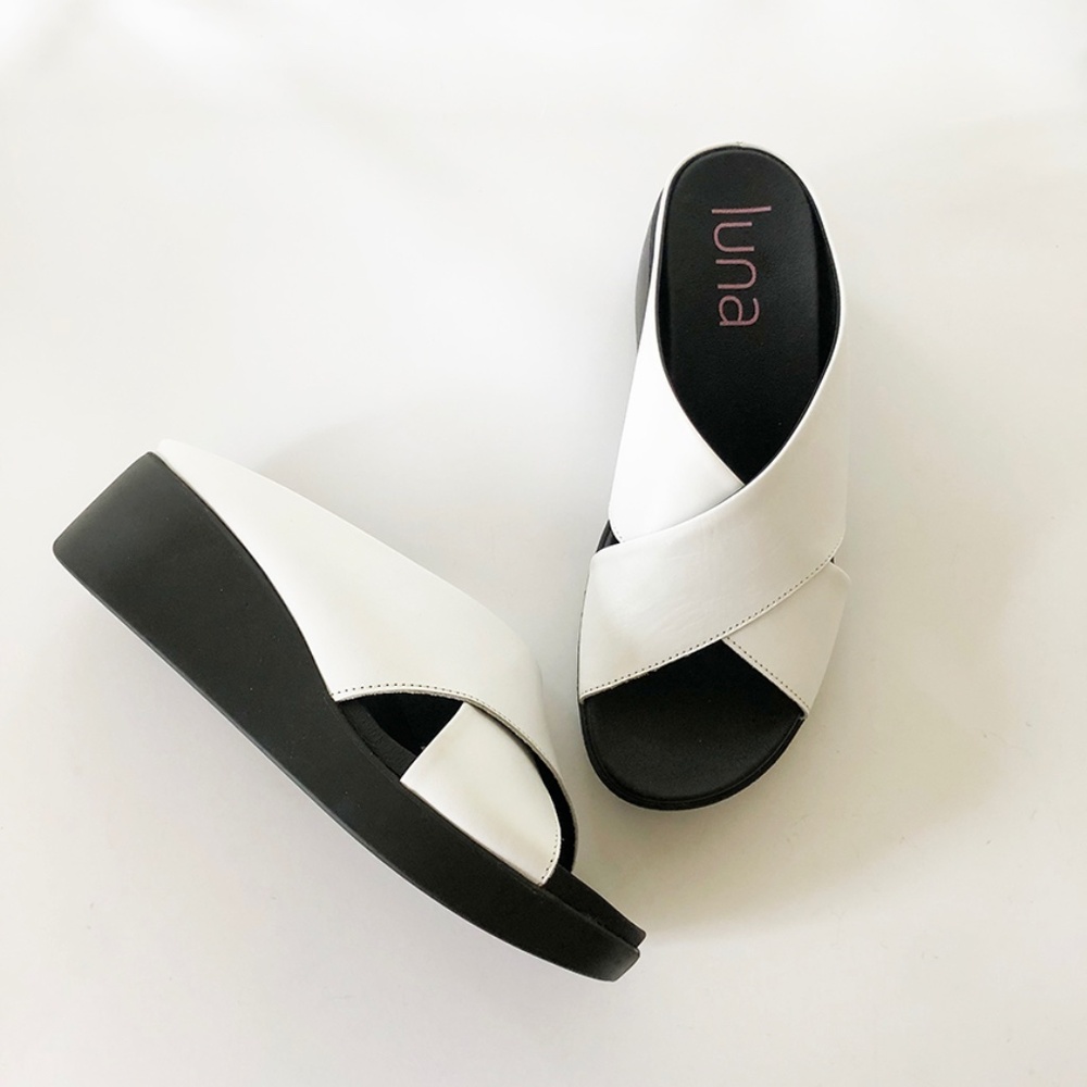 White Cross‑Strap Platform Sandals for Women